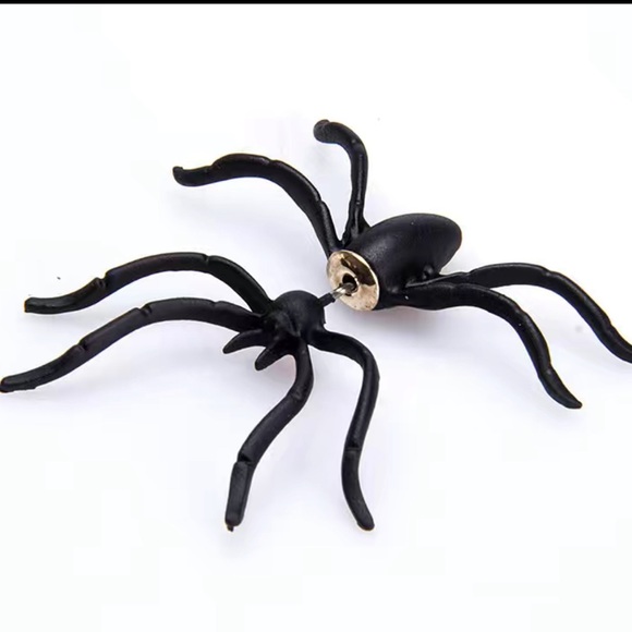 Halloween Creepy Black Spider Earrings Stud 3D Costume Accessories Brand New - Picture 5 of 6
